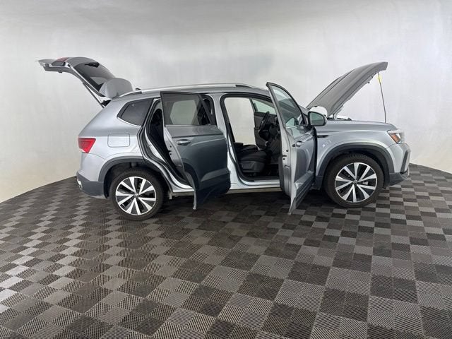 2022 Volkswagen Taos SE