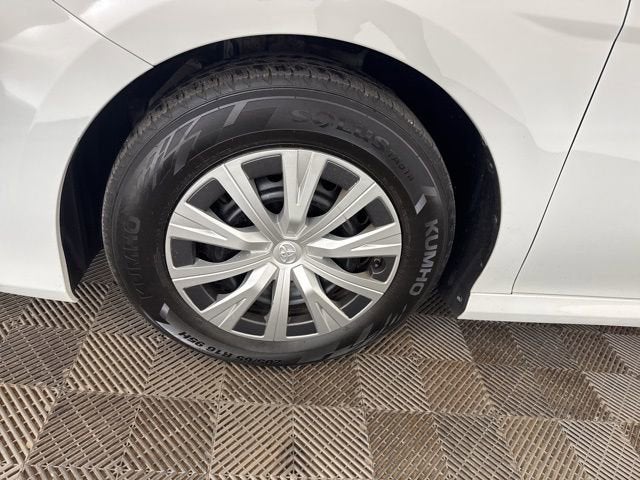 2023 Toyota Camry Hybrid LE