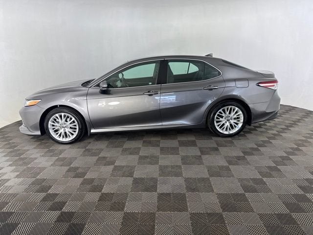 2020 Toyota Camry Hybrid XLE
