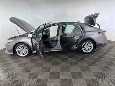 2020 Toyota Camry Hybrid XLE