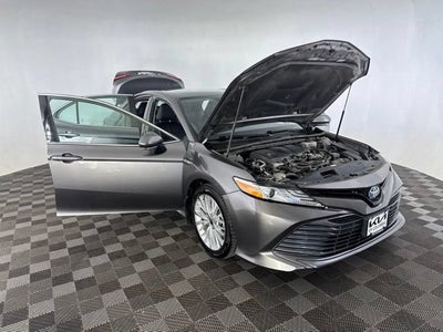 2020 Toyota Camry Hybrid XLE