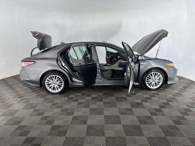 2020 Toyota Camry Hybrid XLE