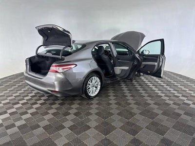 2020 Toyota Camry Hybrid XLE