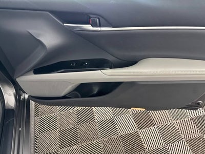 2020 Toyota Camry Hybrid XLE