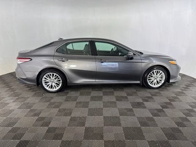 2020 Toyota Camry Hybrid XLE