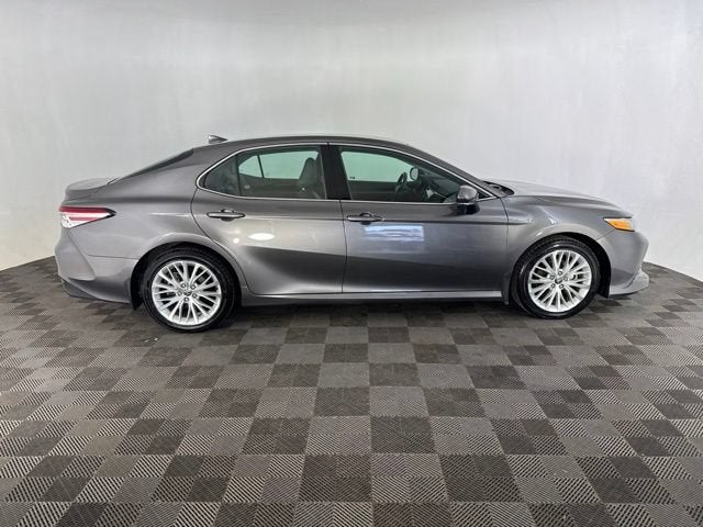 2020 Toyota Camry Hybrid XLE