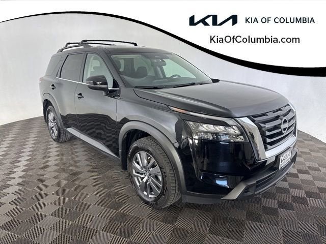 2024 Nissan Pathfinder SV