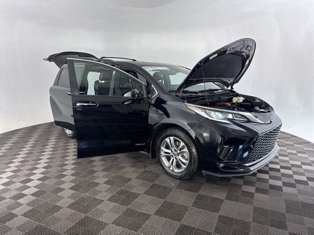 2021 Toyota Sienna XSE
