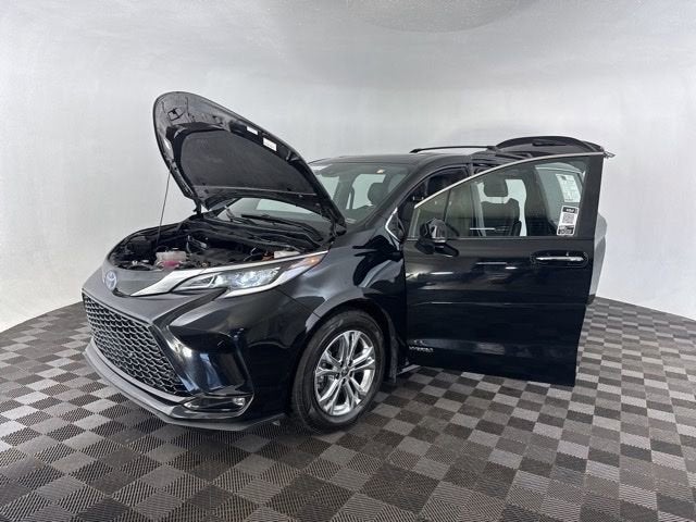 2021 Toyota Sienna XSE
