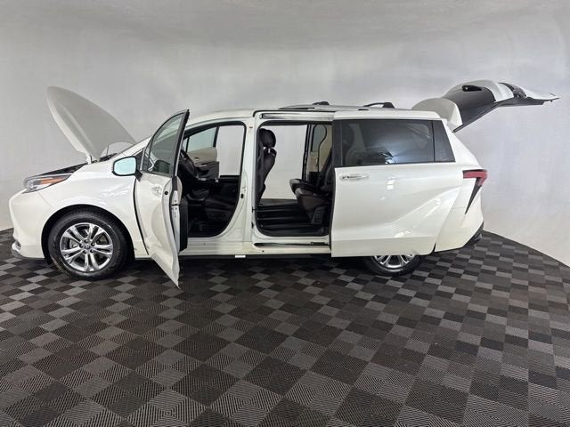 2021 Toyota Sienna Platinum