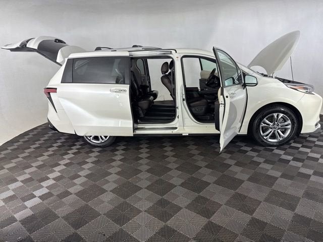 2021 Toyota Sienna Platinum