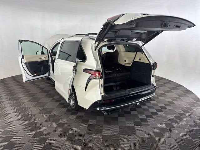 2021 Toyota Sienna Platinum