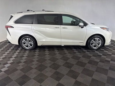 2021 Toyota Sienna Platinum