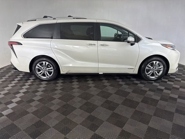 2021 Toyota Sienna Platinum