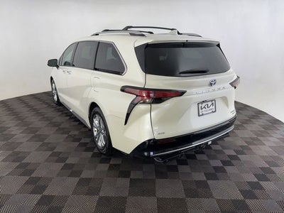 2021 Toyota Sienna Platinum