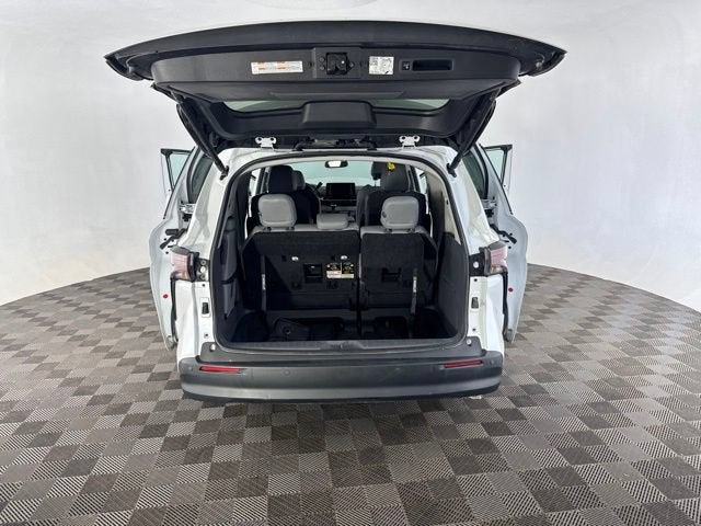 2024 Toyota Sienna XLE