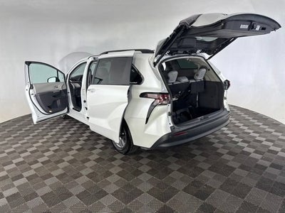 2024 Toyota Sienna XLE