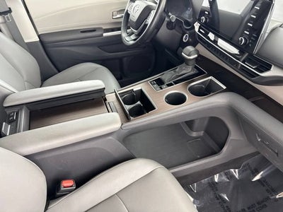 2024 Toyota Sienna XLE