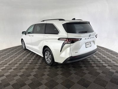 2024 Toyota Sienna XLE
