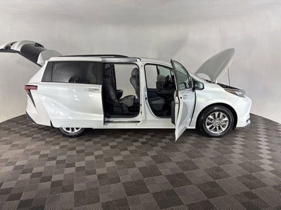 2022 Toyota Sienna XLE