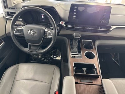 2022 Toyota Sienna XLE