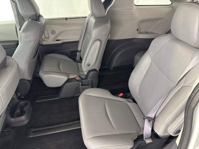 2022 Toyota Sienna XLE