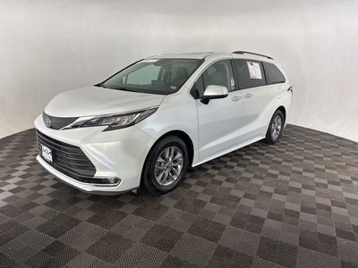 2022 Toyota Sienna XLE