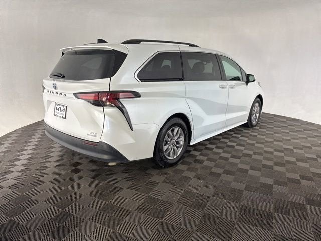 2022 Toyota Sienna XLE
