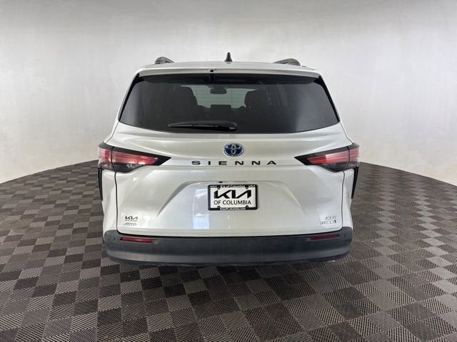 2022 Toyota Sienna XLE