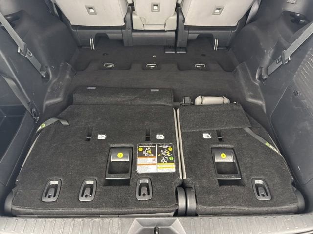 2025 Toyota Sienna LE