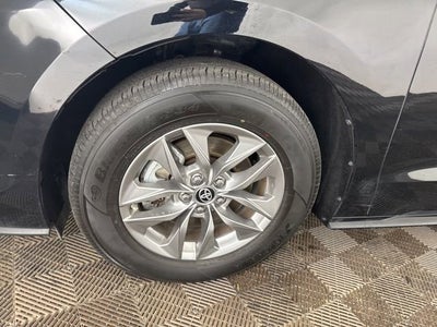 2025 Toyota Sienna LE