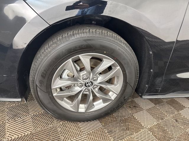 2025 Toyota Sienna LE