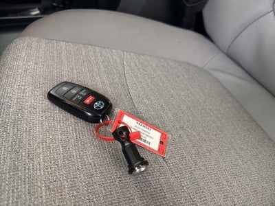 2025 Toyota Sienna LE