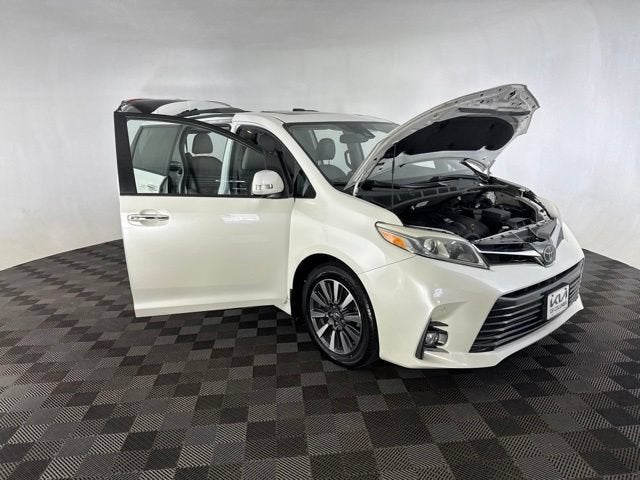 2019 Toyota Sienna Limited Premium