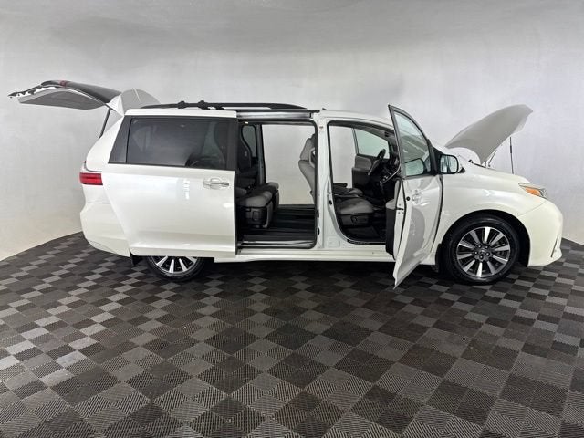 2019 Toyota Sienna Limited Premium
