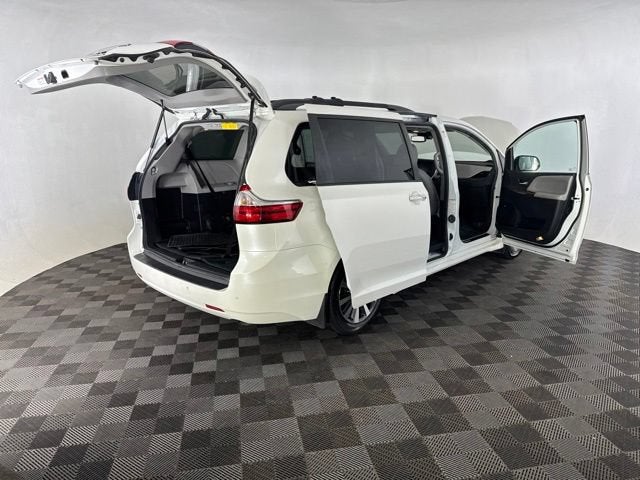 2019 Toyota Sienna Limited Premium