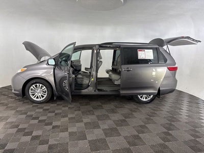 2017 Toyota Sienna XLE Premium