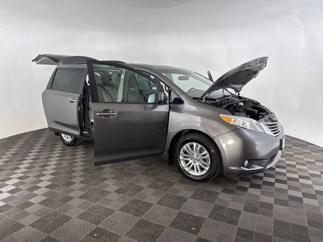 2017 Toyota Sienna XLE Premium