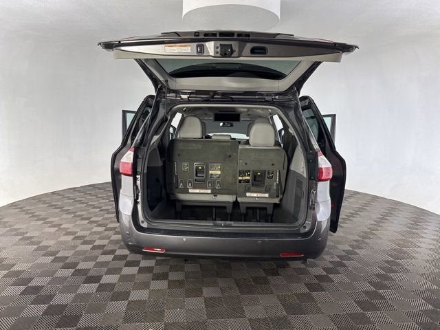 2017 Toyota Sienna XLE Premium