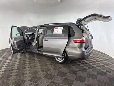 2017 Toyota Sienna XLE Premium