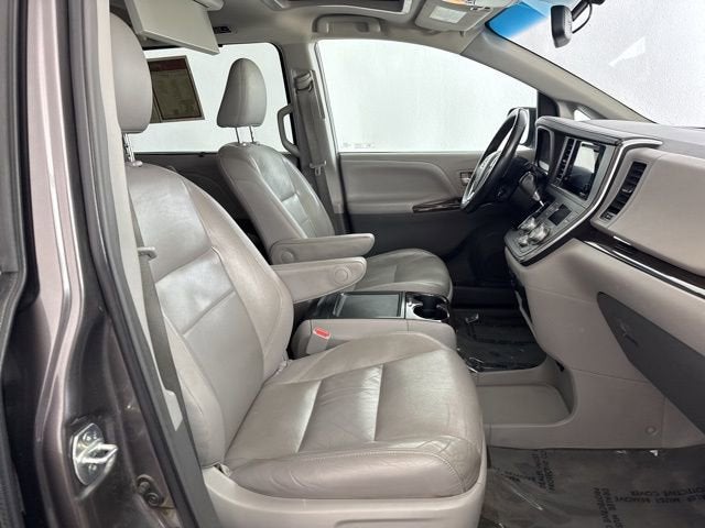2017 Toyota Sienna XLE Premium