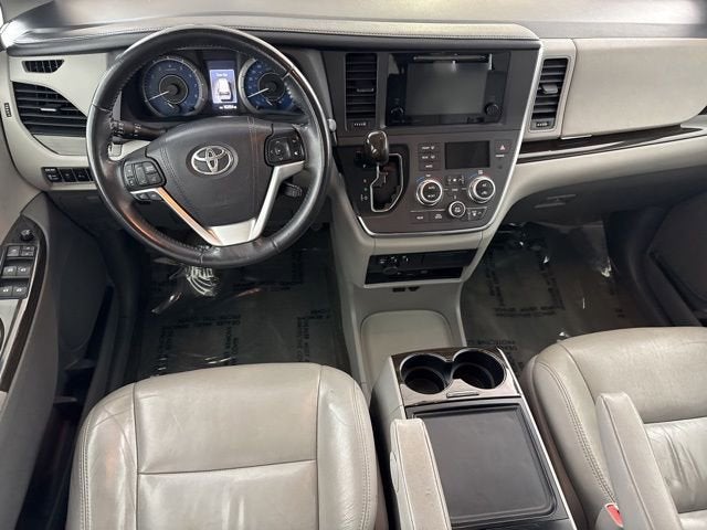 2017 Toyota Sienna XLE Premium