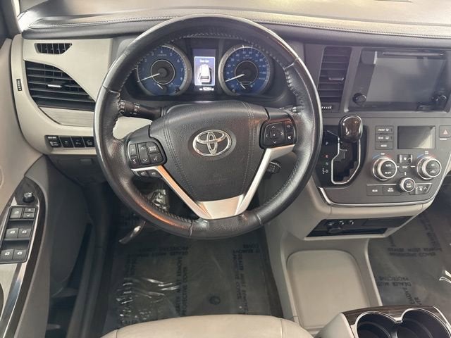 2017 Toyota Sienna XLE Premium