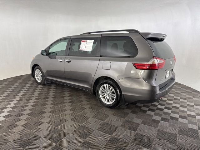 2017 Toyota Sienna XLE Premium