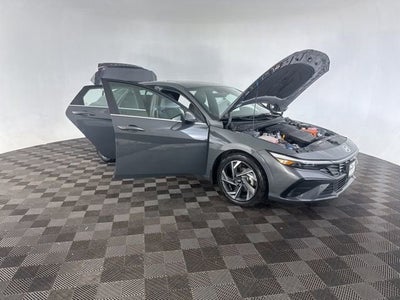 2024 Hyundai Elantra Hybrid Limited