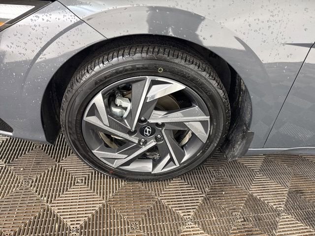 2024 Hyundai Elantra Hybrid Limited