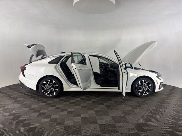 2025 Kia K5 EX
