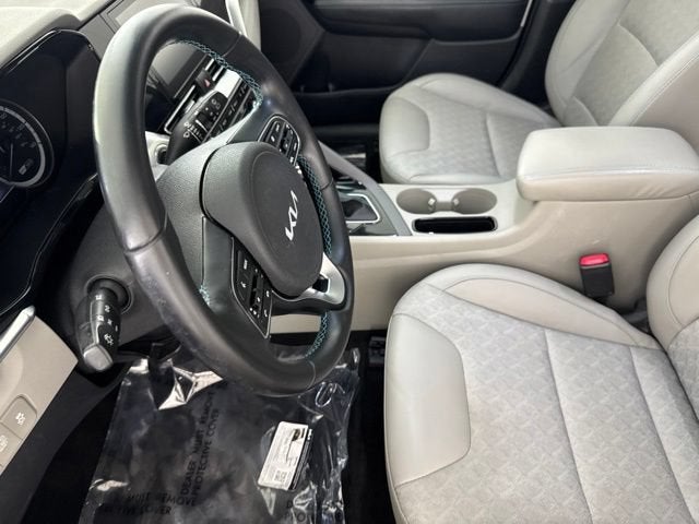 2022 Kia Niro LXS SE