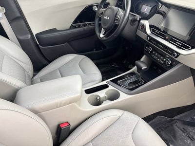 2022 Kia Niro LXS SE