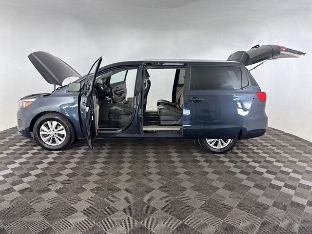 2017 Kia Sedona LX